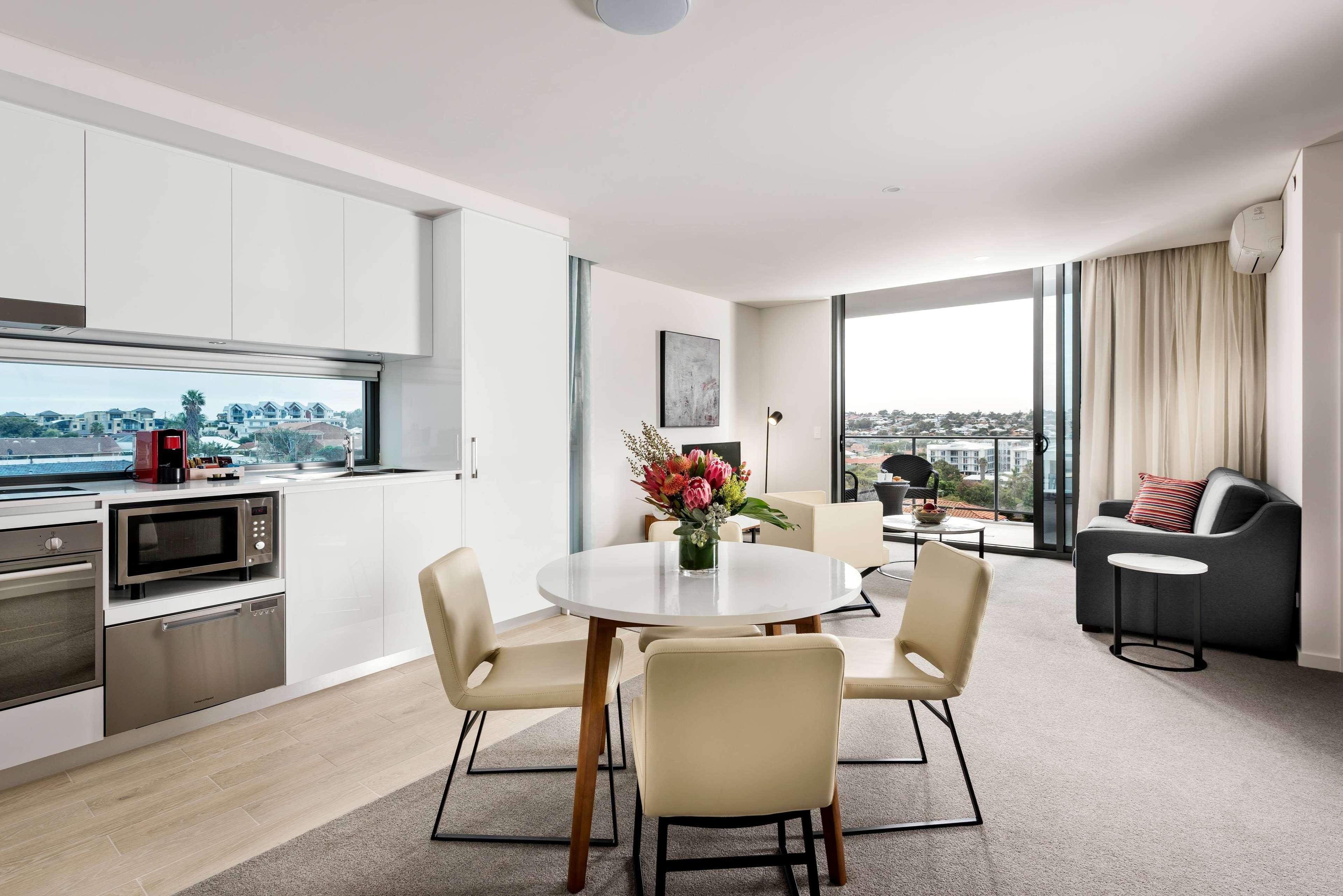 Ramada By Wyndham Vetroblu Scarborough Beach Perth Bagian luar foto