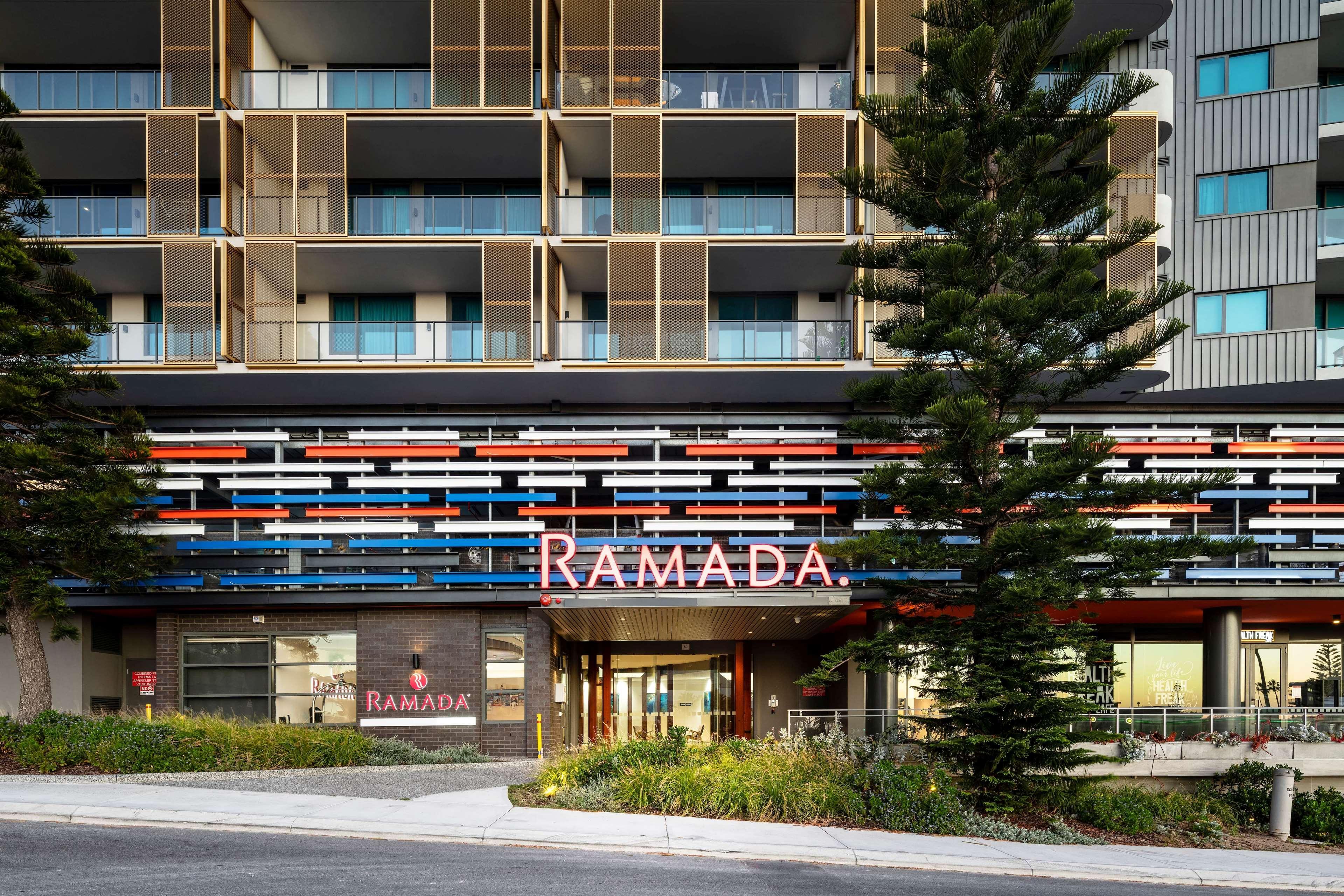 Ramada By Wyndham Vetroblu Scarborough Beach Perth Bagian luar foto