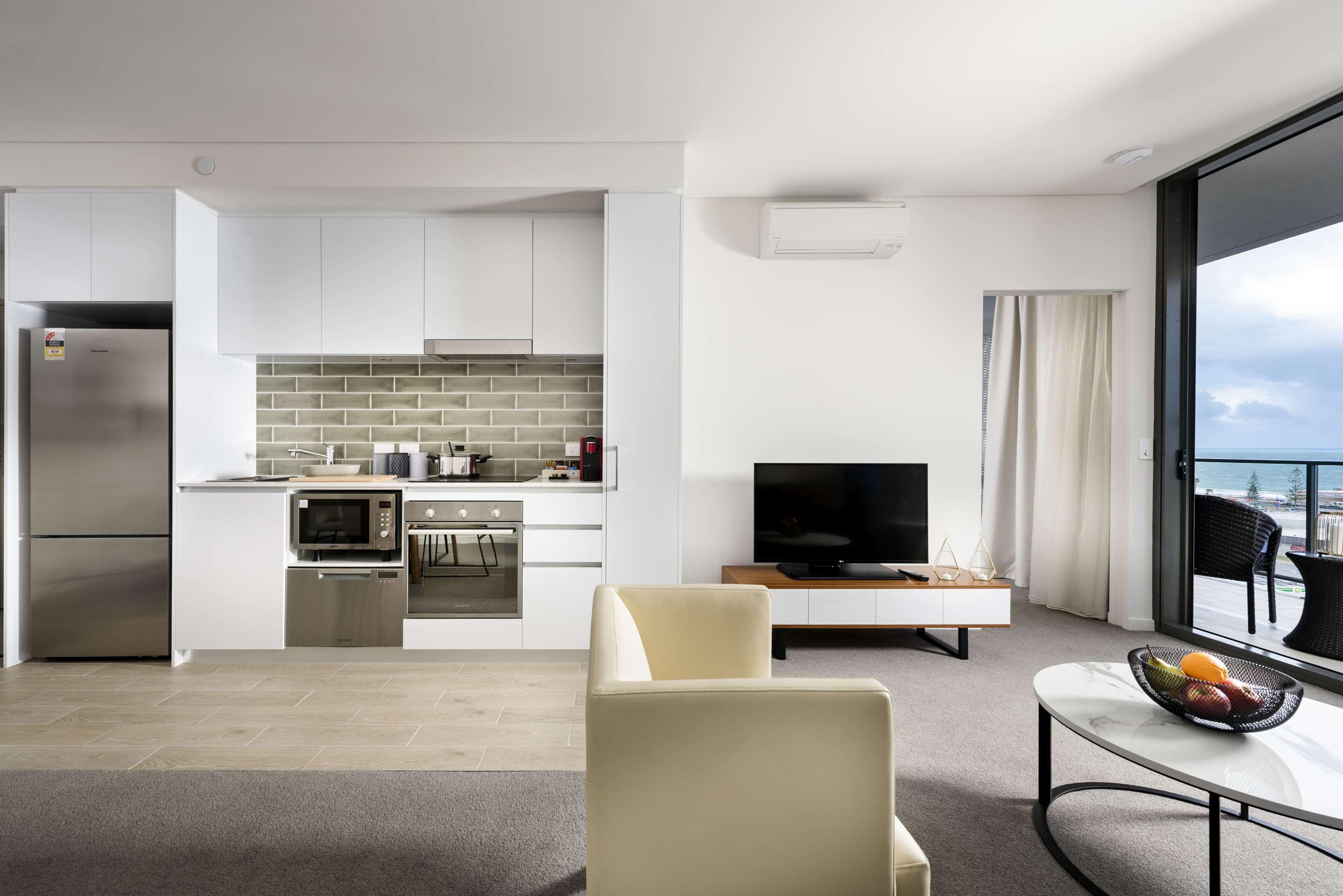 Ramada By Wyndham Vetroblu Scarborough Beach Perth Bagian luar foto