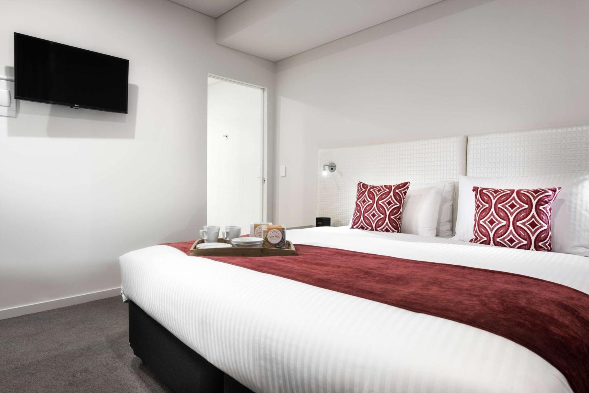 Ramada By Wyndham Vetroblu Scarborough Beach Perth Bagian luar foto