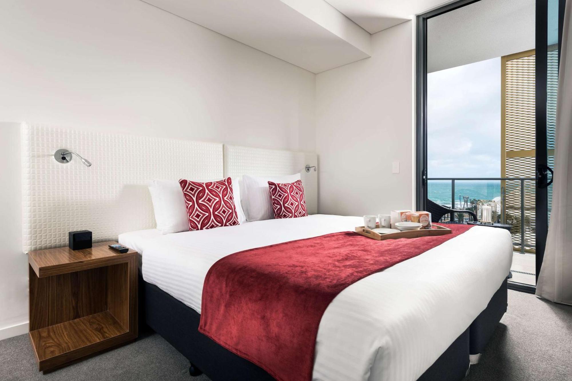 Ramada By Wyndham Vetroblu Scarborough Beach Perth Bagian luar foto