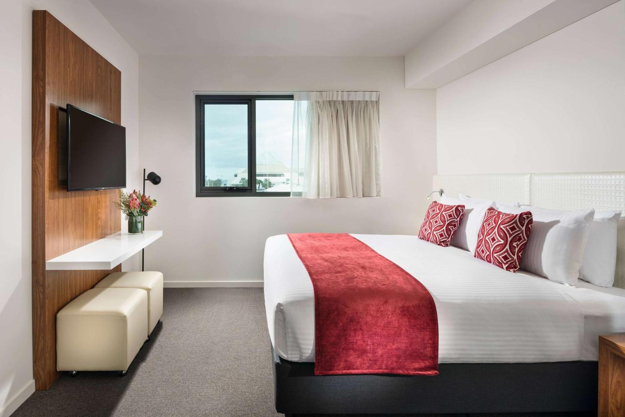 Ramada By Wyndham Vetroblu Scarborough Beach Perth Bagian luar foto